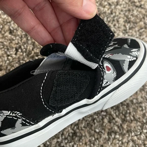Toddler Vans Sharks Glow in the Dark Velcro Shoes Sneakers Size 6